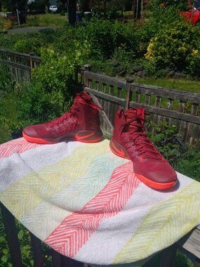 Nike Hyperdunk 2016 basketball shoes size 12